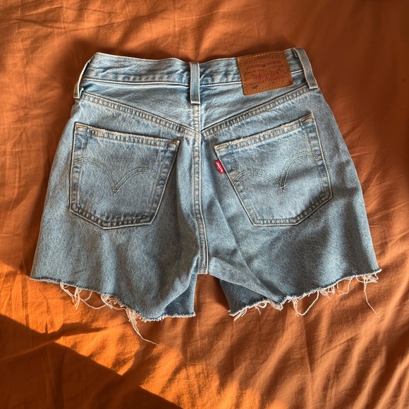 Levi's Light Blue Women's Denim Shorts - Picture 1 of 2